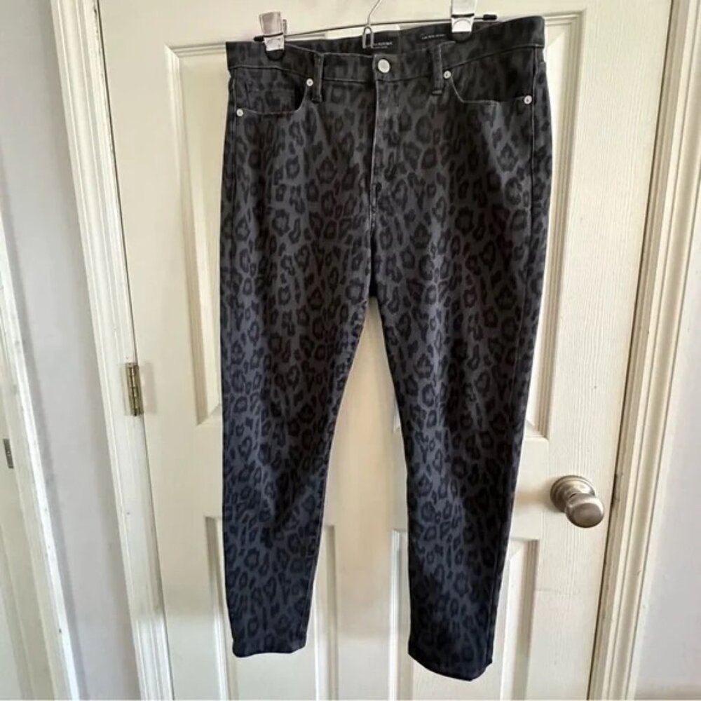 Banana Republic. Gray animal print mid rise skinny jeans, EUC, size 31